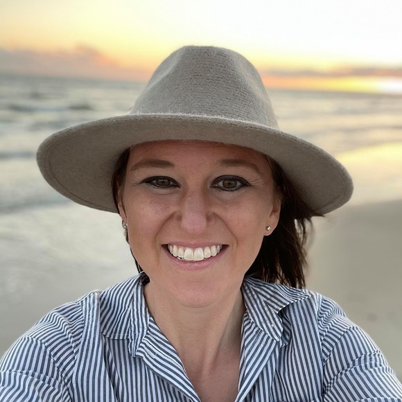 Meet your Posher, Ashley - Picture 1 of 1